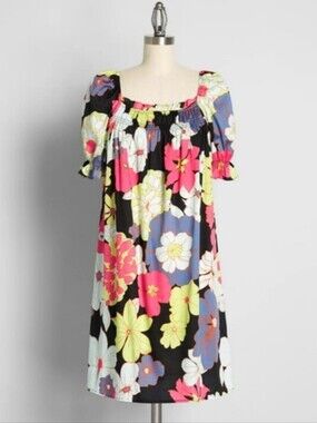 ☀️SUMMER SALE!! NWT Modcloth Floral Garden Stories Smocked Babydoll Dress